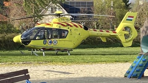 Beleesett egy kisgyerek a Velencei-tóba, egy helyi férfi mentette meg az életét