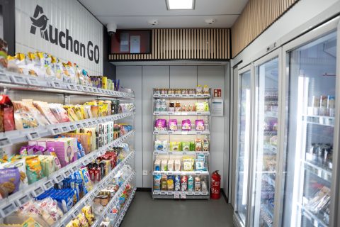 Személyzet nélküli Auchan nyílt Budapesten