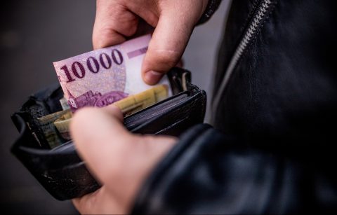 Gyomrost kapott a forint hétfőn Trump bejelentése miatt
