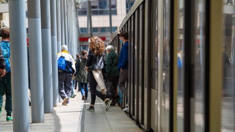 Újra teljes vonalon jár a 2-es metró