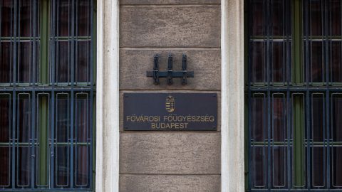 Tízszer annyi pluszpénzt kapnak az ügyészek a bérfeszültségek enyhítésére, mint a bírók