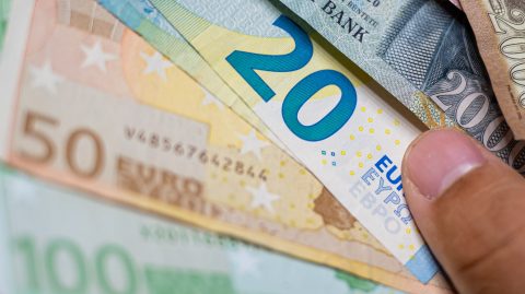 Kivonják a forgalomból a régi 50 eurós bankjegyek egy részét