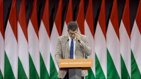Kocsis Máté szerint ázsiai lájkolók támadták meg a petíciót népszerűsítő posztját