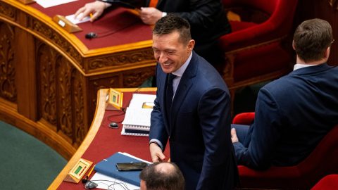 Rogán szerint nemzetbiztonsági érdekeket veszélyeztethetne, ha elmondanák, Dzsudzsáknak vagy Habonynak van-e még diplomata-útlevele