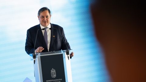 Nagy Márton arról beszélt, hogy a DM-re, a Rossmanra és a Müllerre is kiterjeszthetik az árréstopot