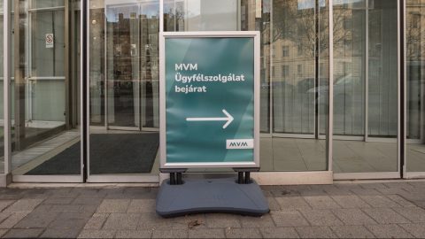 Júliustól változás az energiaszámláknál: kizárólag e-számlát állít ki az MVM a nem lakossági ügyfeleknek