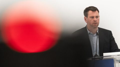 Pintér Sándor elutasította Vitézy Dávid javaslatát: a jövőben sem használnak rendszámfelismerő kamerákat a szabálytalanul közlekedő autósok bírságolására