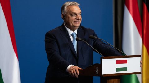 Hogyan fogjuk megvédeni a magyarok munkahelyeit?