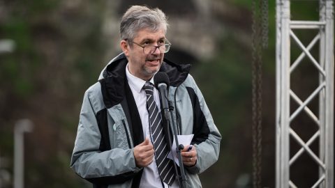 Hadházy szerint már készen van a határozat, ami megtiltja, hogy újra tüntessenek az Erzsébet hídon
