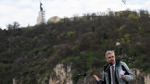 Nem engedi a 24 órás hídlezárást a Kúria, Hadházy Ákos szerint nem véletlenül