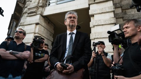 Hadházy megszavaztatta, a Kossuth téren fognak tüntetni május elsején