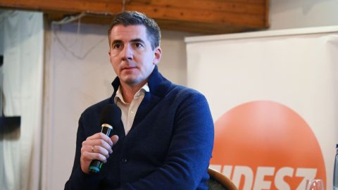 Válaszadás helyett személyében támadta az őt kérdező újságírót Kocsis Máté