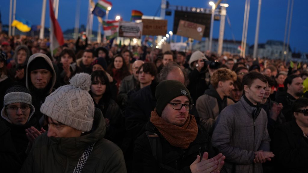 A tömeg jelentős része elindult haza