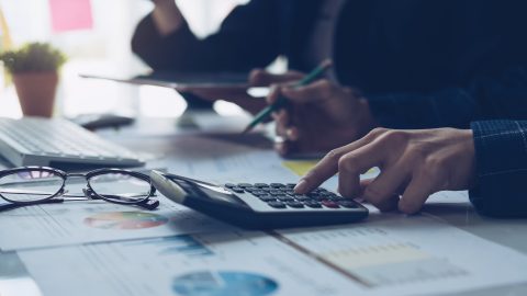Kezdődik a 2025-ös bérharc: hatalmas szakadék a munkáltatók és a dolgozók között