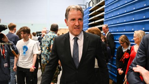 Nemi erőszakkal gyanúsítanak egy brit képviselőt
