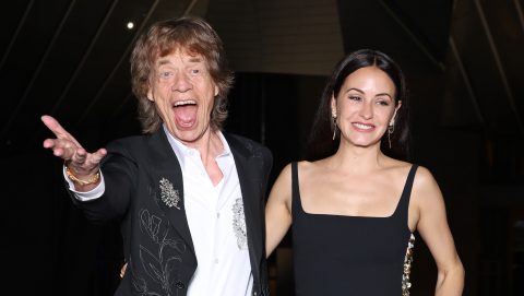 Mick Jagger eljegyezte 43 évvel fiatalabb barátnőjét, de az esküvőt talán sosem tartják meg