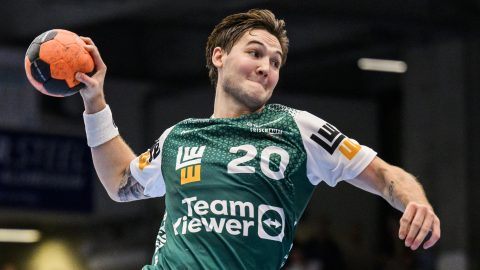 Nézni is rossz, ahogy kiugrott egy kézis könyöke a Bundesligában