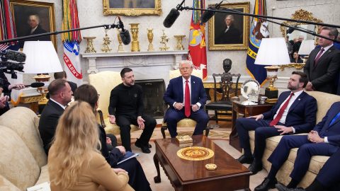 Leleplezte a Kijevnek nyújtott amerikai segítség részleteit, de Trumpnak is kínos lehet ez a cikk