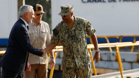Panama belement, hogy amerikai csapatokat telepítsenek a Panama-csatorna közelébe