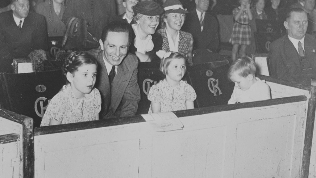 Először a gyerekeit ölte meg, majd magával is végzett Goebbels