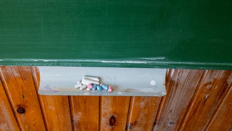 „Nem állt szándékában negatív jelentéssel bíró megjegyzést tenni” – elutasították a II. kerületi iskolában zsidózó tanár elleni feljelentést
