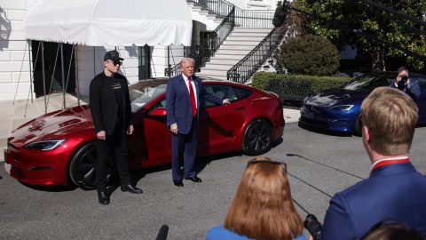 Teljes zűrzavar az USA-ban: Musk most lebontaná a vámrendszert, amit Trump szerdán bejelentett