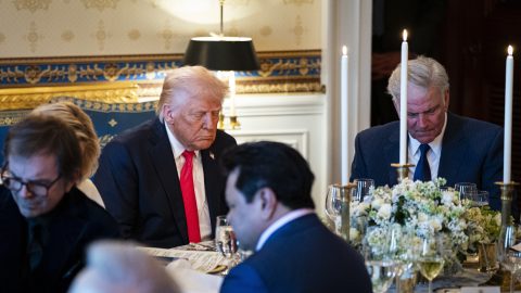 Trump húsvéti jókívánságba csomagolva hülyézte Bident és a baloldalt