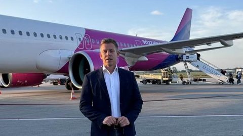 Magyar Péter saját költségén utazott a pápa temetésére