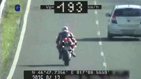 90 helyett 193-mal száguldozott egy motoros Zalában