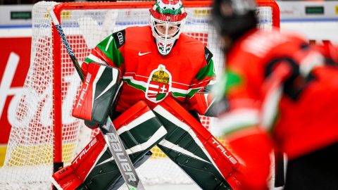 Fejelt egy szabálytalan gólt, végül nagy csatában kikapott a női hokiválogatott a vb-nyitányon