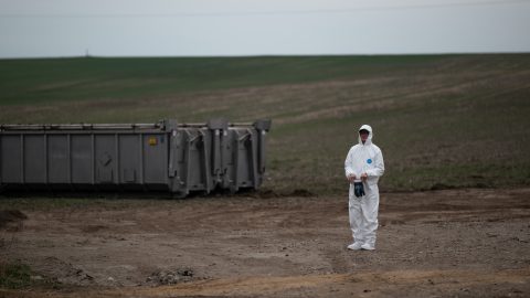 „Mindent megtettünk, amit csak lehetett a védekezés során” – beköltöztek az állattartók arra a telepre, ahol most megjelent a száj- és körömfájás