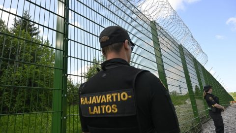 Finnország a legrosszabbra készül Moszkva határ menti aktivitása miatt