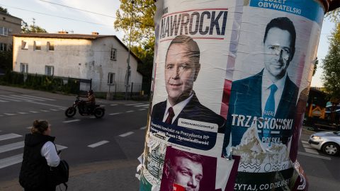 Fej fej mellett a lengyel államfőjelöltek – az EU szempontjából is van tétje a vasárnapi voksolásnak