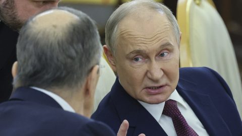 Kezdetét vette a Putyin által meghirdetett, egyoldalú tűzszünet Ukrajnában