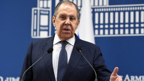 Az orosz külügyminiszter szerint nem lenne túl ízléses, ha a Vatikánban tárgyalnának a békéről