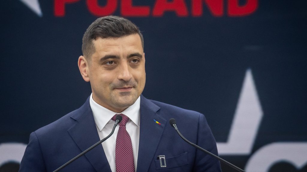 A frissen legyőzött szélsőjobboldali román elnökjelölt szerint, ha Orbán Viktor is elveszíti a hatalmát, egész Európa diktatúrává válik