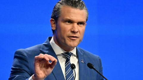 Kína szerint az amerikai védelmi miniszter provokál és „a tűzzel játszik”
