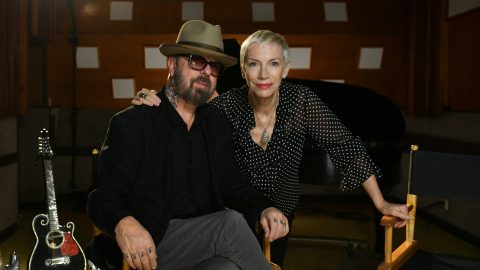 Budapestre jön Dave Stewart, a Eurythmics társalapítója