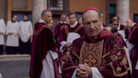 Több bíboros is Ralph Fiennes filmjével készült a konklávéra