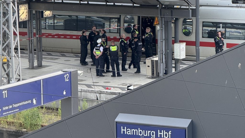 Késeléses támadás Hamburgban: 12 ember megsérült, többen válságos állapotban