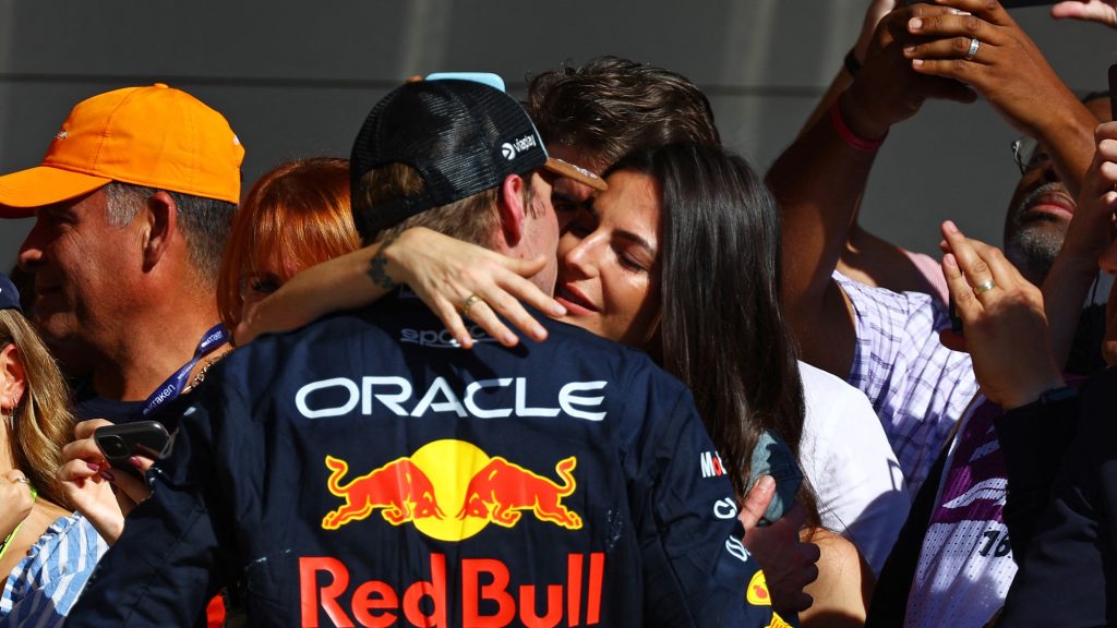 „Te vagy a legnagyobb ajándékunk” – apa lett Max Verstappen