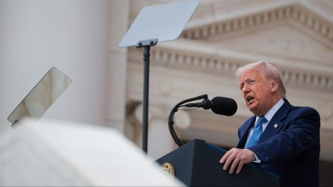 Trump szerint Putyin a tűzzel játszik