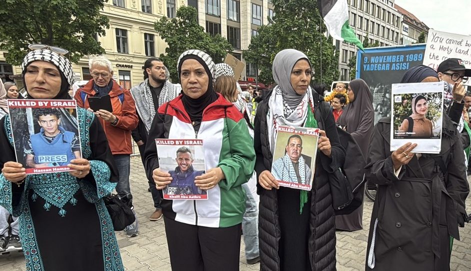 Megtapostak egy rohamrendőrt egy palesztinbarát tüntetésen Berlinben