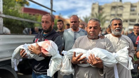 Ötvennégyen meghaltak izraeli légicsapások miatt Han Júniszban
