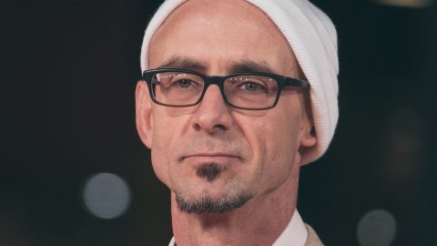 Nem tart örökké címmel jelent meg a Harcosok klubja írójának új könyve