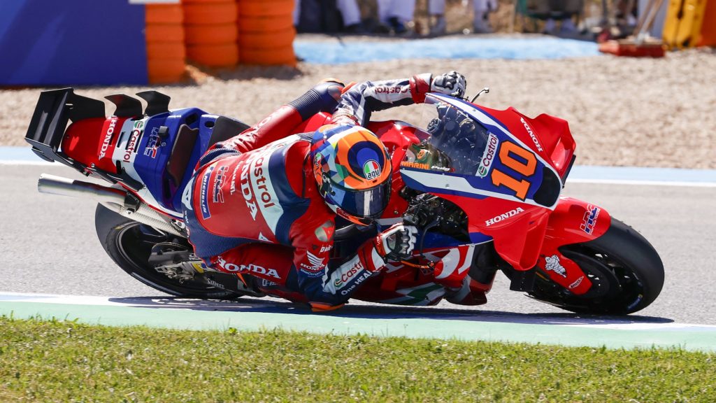 Elmozdult a csípője, és légmellet kapott az óriásit bukó MotoGP-klasszis