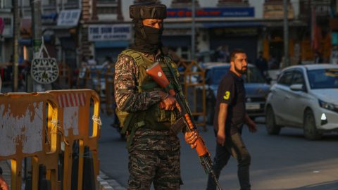 A tűzszünet megsértésével vádolja egymást India és Pakisztán