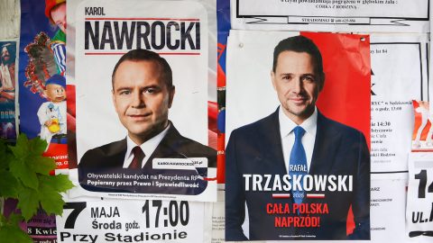 Exit poll: nagyon szűken nyerte a centrista jelölt a lengyel elnökválasztás első fordulóját