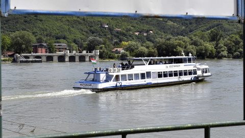 Időutazás lapátkerekes gőzössel, kirándulás a Dunakanyarhoz – a legjobb egynapos hajókirándulások Magyarországon