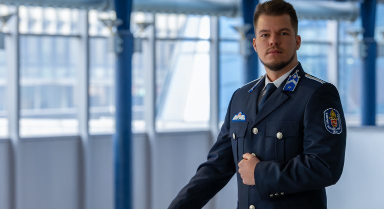 A seriffprogramból is távoznia kell a rendőrnek, aki nem akart a KDNP reklámarca lenni
